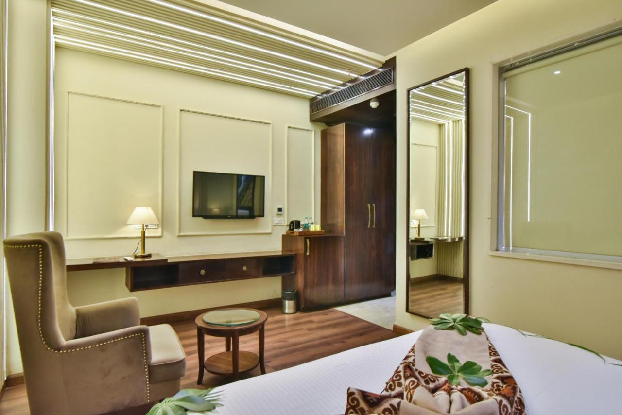 Hotel Br Grand With Nimo Club Amritsar -5 Mint From Golden Temple المظهر الخارجي الصورة