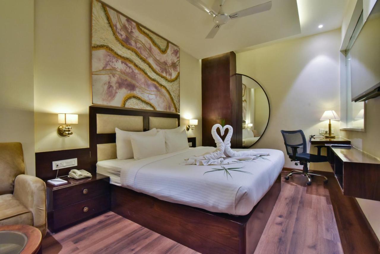 Hotel Br Grand With Nimo Club Amritsar -5 Mint From Golden Temple المظهر الخارجي الصورة