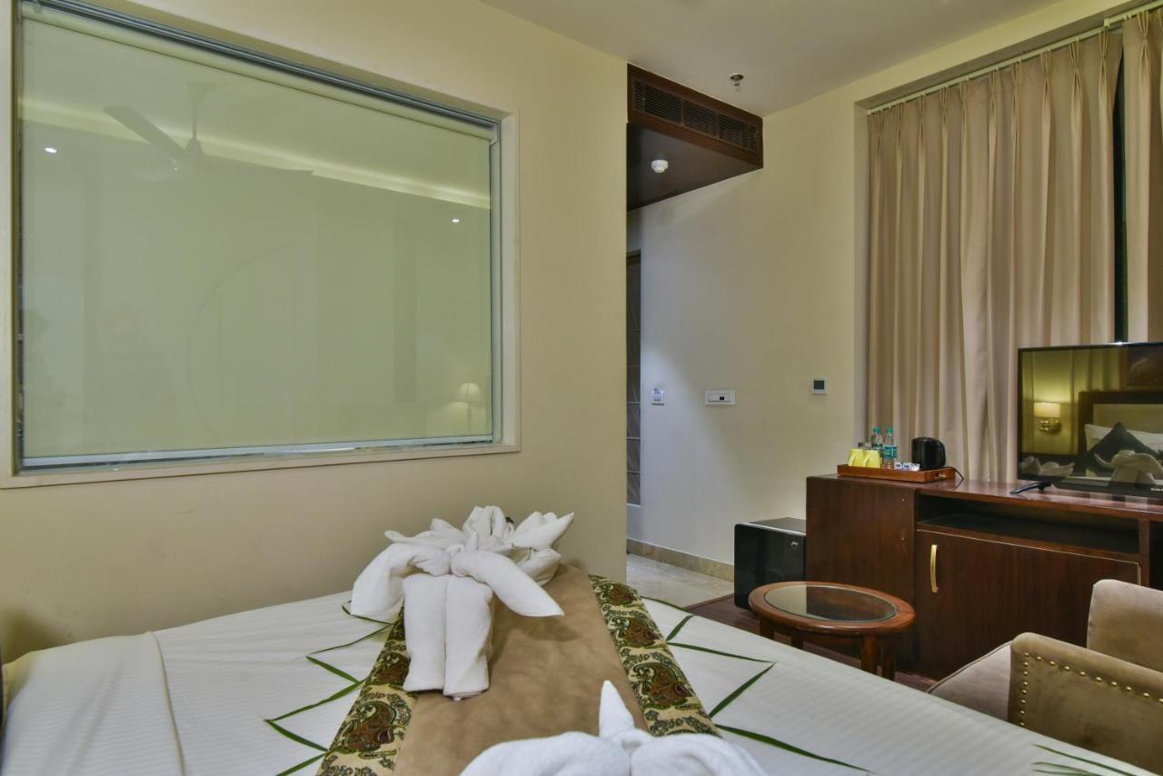 Hotel Br Grand With Nimo Club Amritsar -5 Mint From Golden Temple المظهر الخارجي الصورة